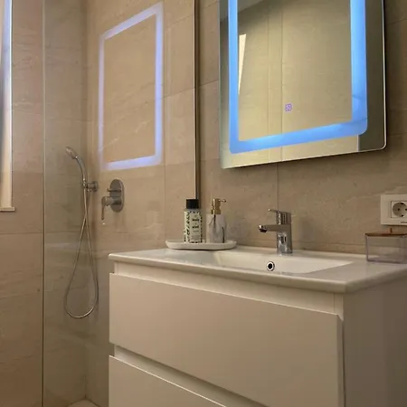 Square Modern Center Daire *