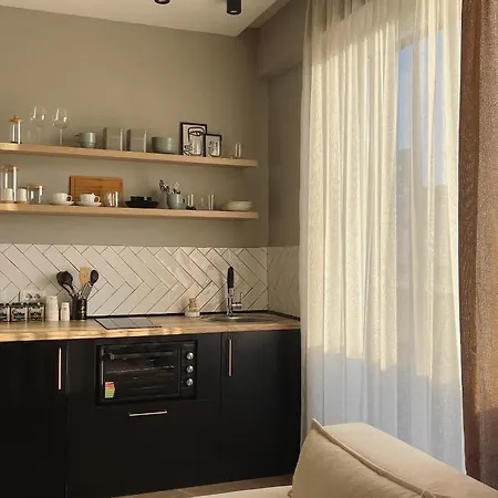 Square Modern Center *