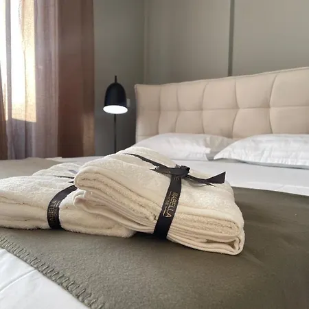 Square Modern Center Apartment *